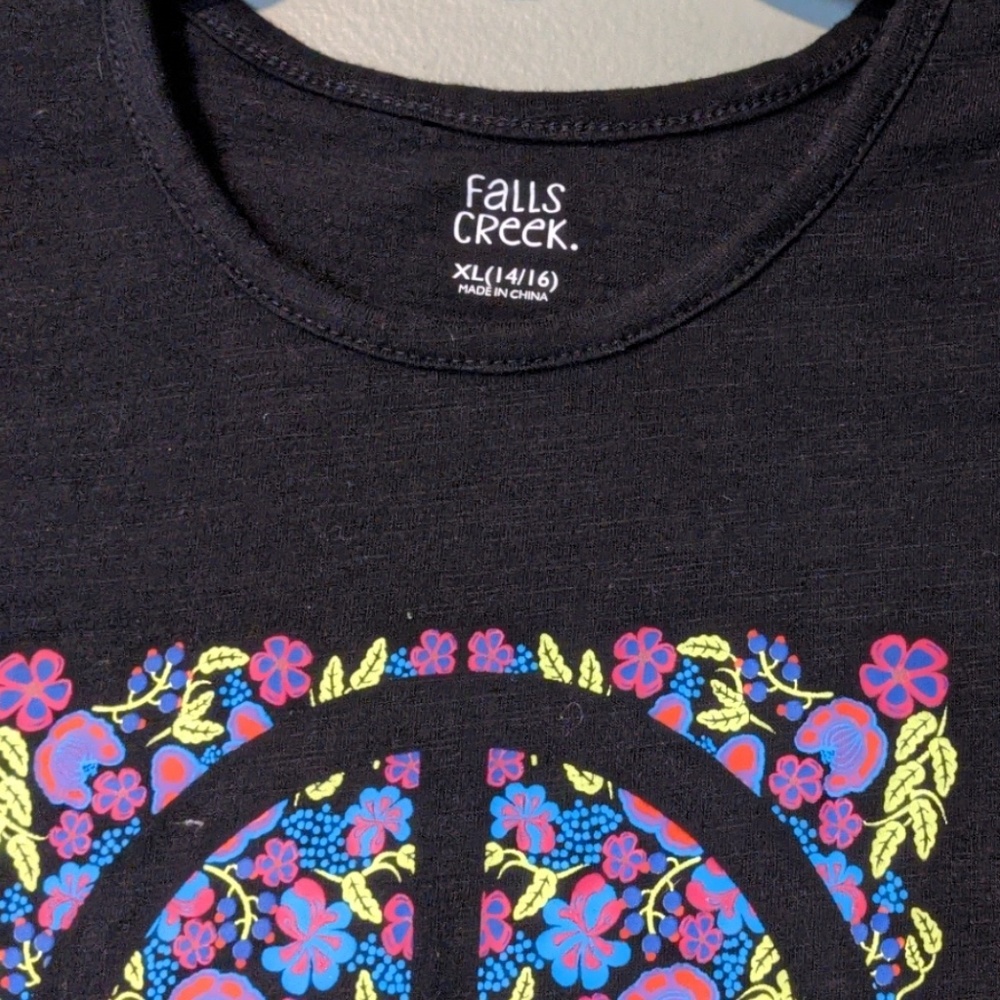 🌻 3/$12 Falls Creek Peace Shirt - Picture 2 of 4